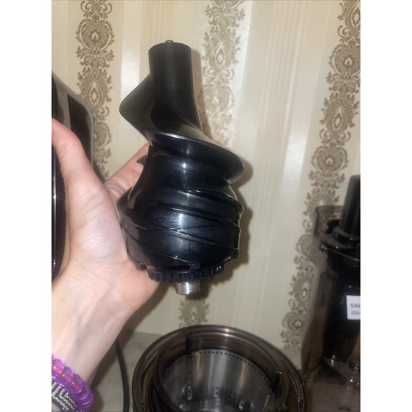 SKG Wide Chute Slow Masticating Juicer Model 2081 With Instructions - Picture 12 of 16